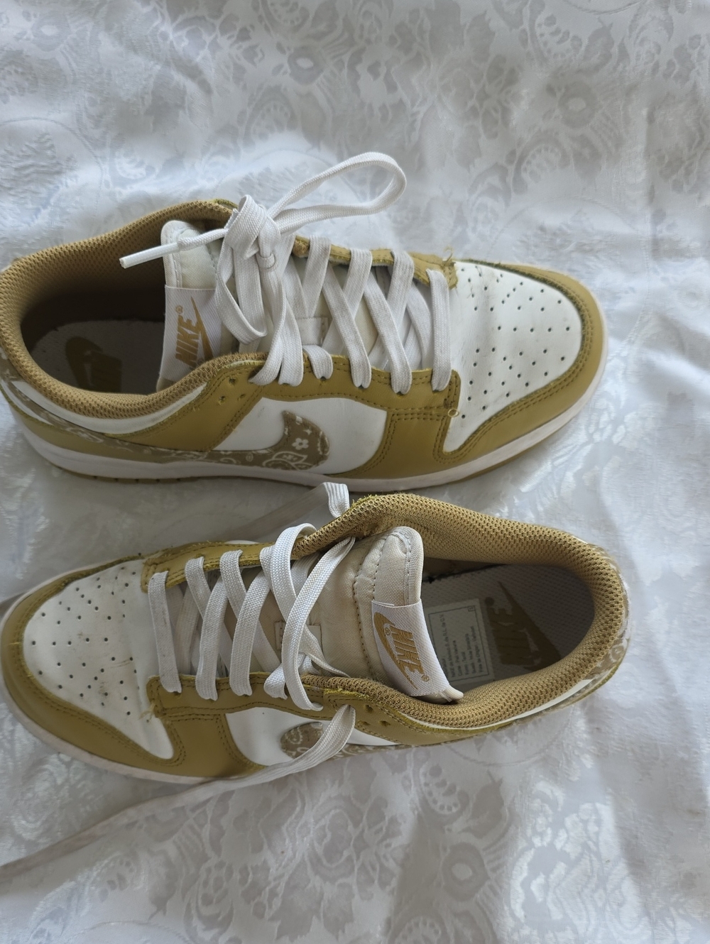Nike Low-Top Sneakers in White and Mustard Gold